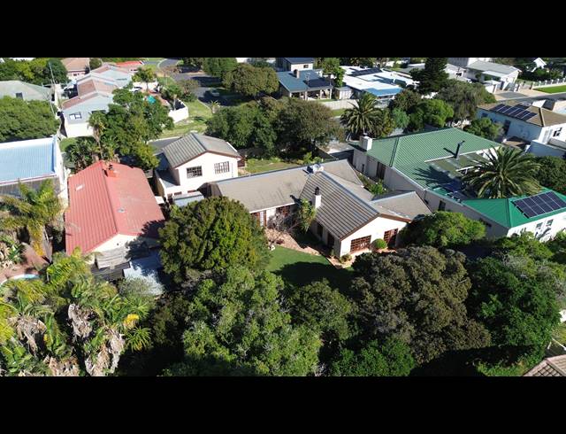 1,004M² VACANT LAND FOR SALE IN TABLE VIEW